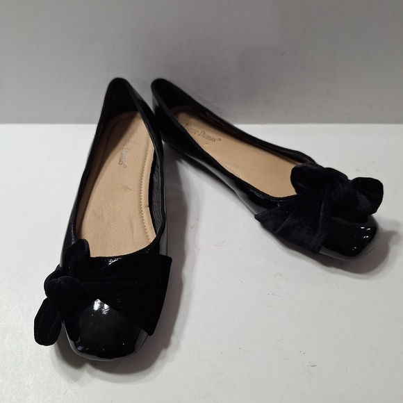 Pierre Dumas Black Patent Leather Velvet Bow Preppy Business Casual Flats- 7.5 - Picture 2 of 10